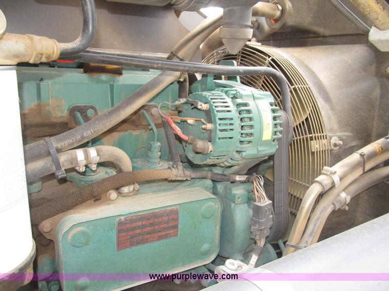 image for item B5212 2003 Volvo BL70 backhoe