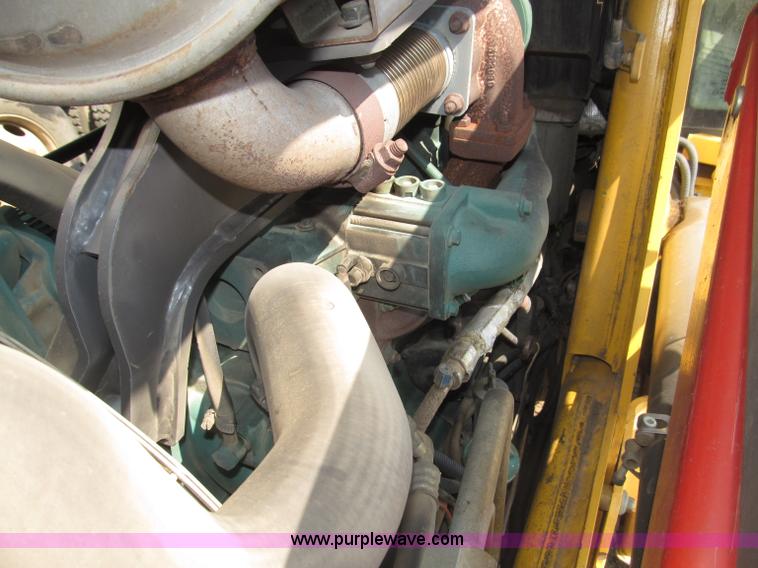 image for item B5212 2003 Volvo BL70 backhoe