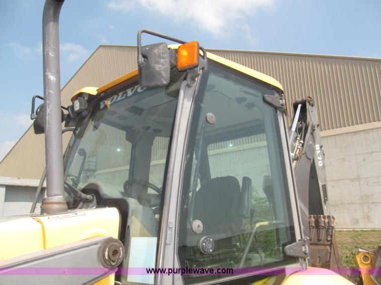 image for item B5212 2003 Volvo BL70 backhoe