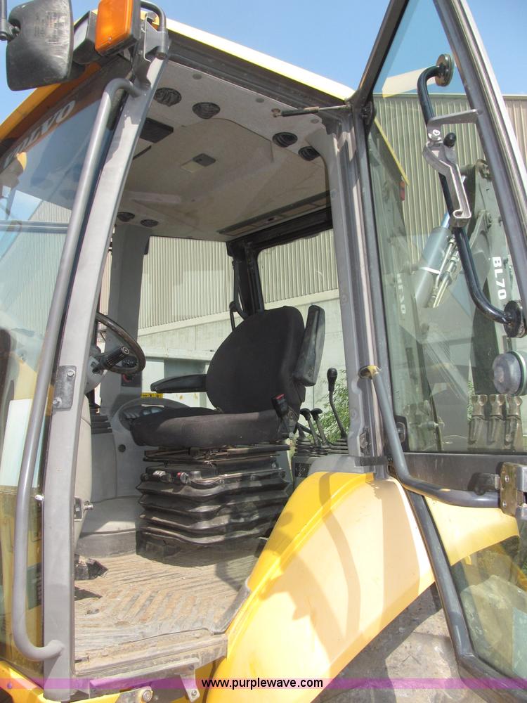 image for item B5212 2003 Volvo BL70 backhoe