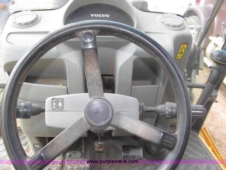 image for item B5212 2003 Volvo BL70 backhoe