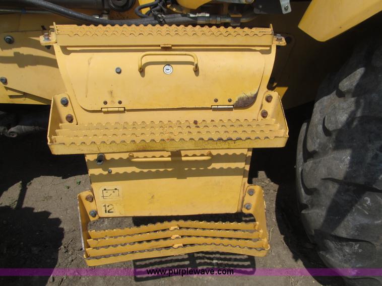 image for item B5212 2003 Volvo BL70 backhoe