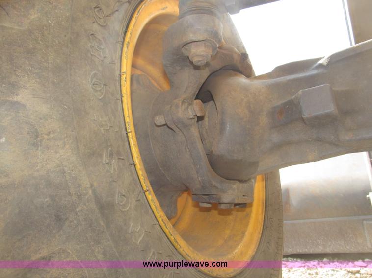 image for item B5212 2003 Volvo BL70 backhoe