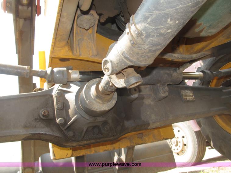 image for item B5212 2003 Volvo BL70 backhoe