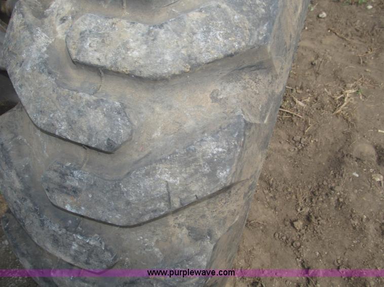 image for item B5212 2003 Volvo BL70 backhoe