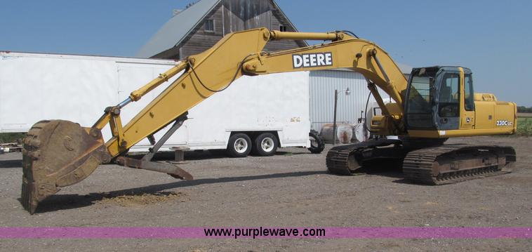 image for item B5218 2004 John Deere 230C-LC excavator