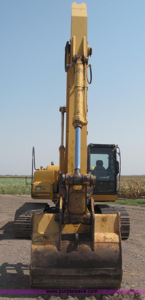 image for item B5218 2004 John Deere 230C-LC excavator