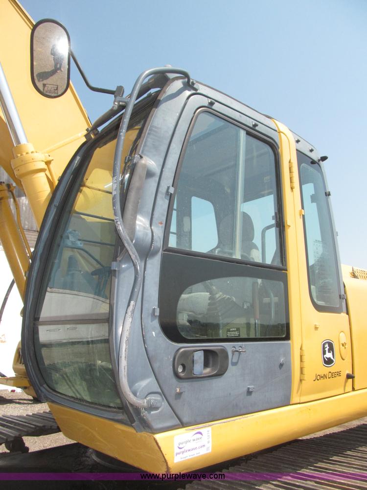 image for item B5218 2004 John Deere 230C-LC excavator