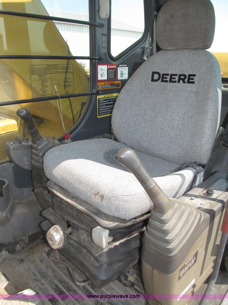 image for item B5218 2004 John Deere 230C-LC excavator