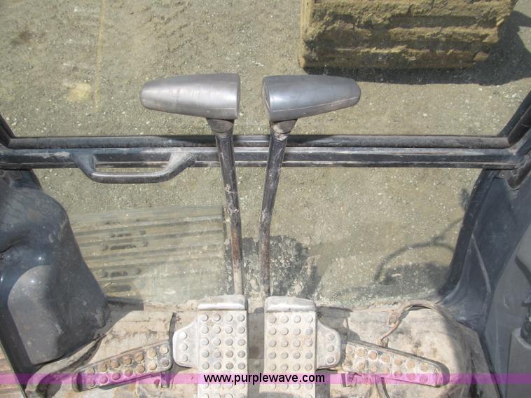 image for item B5218 2004 John Deere 230C-LC excavator