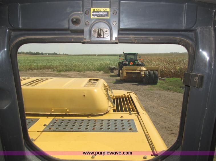 image for item B5218 2004 John Deere 230C-LC excavator