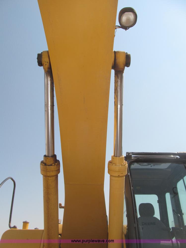 image for item B5218 2004 John Deere 230C-LC excavator