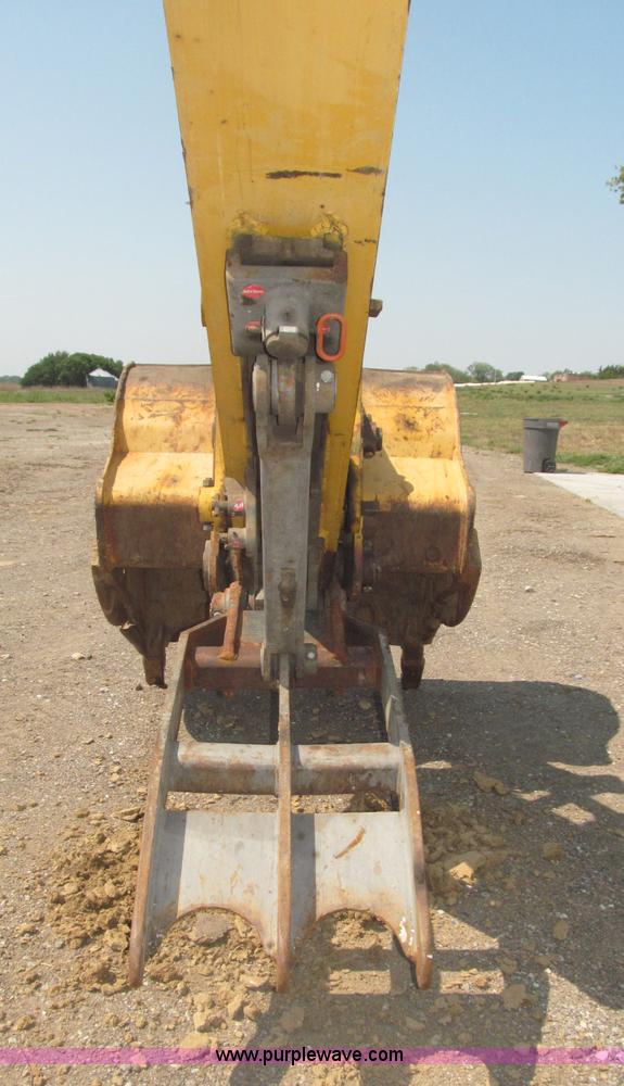 image for item B5218 2004 John Deere 230C-LC excavator