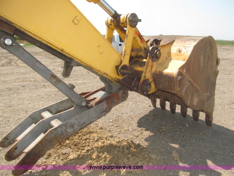 image for item B5218 2004 John Deere 230C-LC excavator