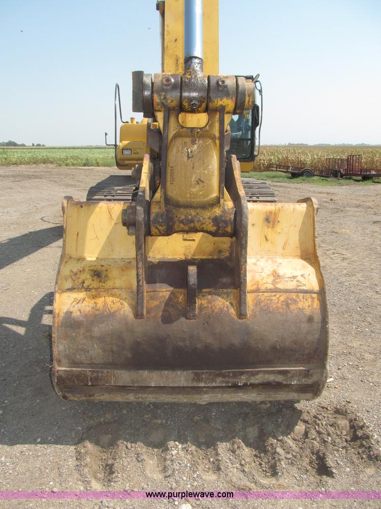 image for item B5218 2004 John Deere 230C-LC excavator