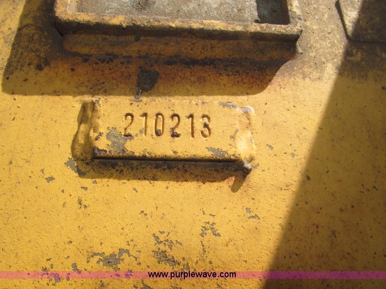 image for item B5218 2004 John Deere 230C-LC excavator