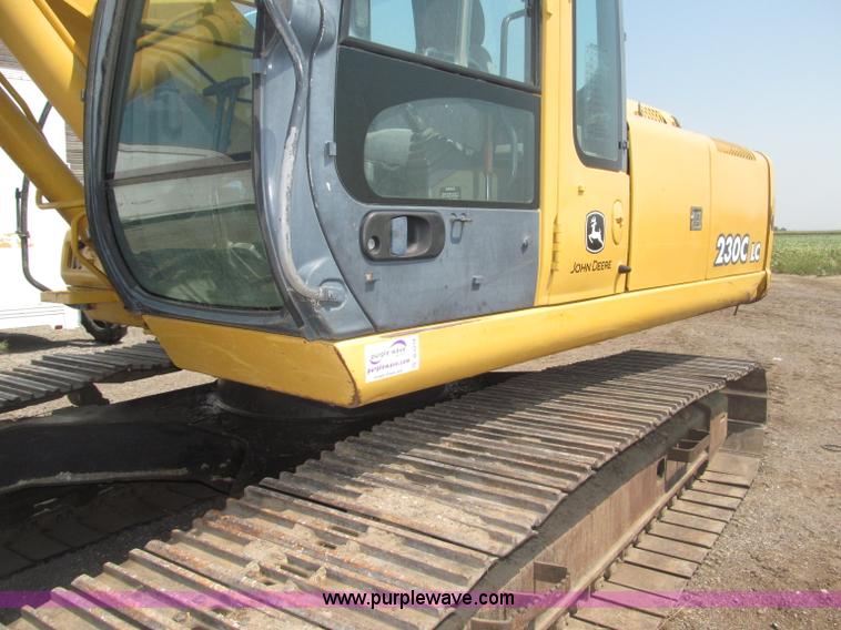image for item B5218 2004 John Deere 230C-LC excavator
