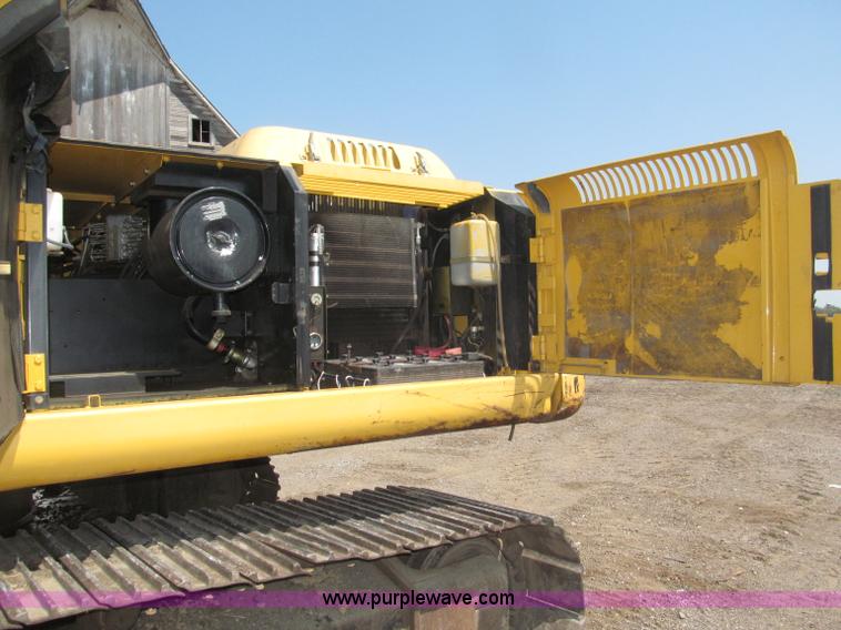 image for item B5218 2004 John Deere 230C-LC excavator