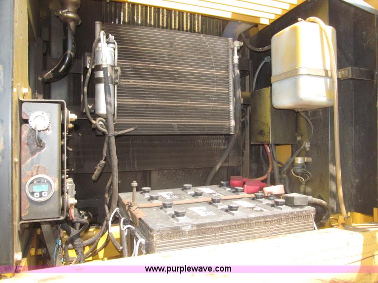 image for item B5218 2004 John Deere 230C-LC excavator