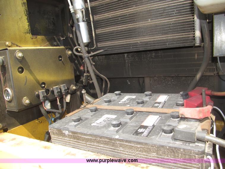 image for item B5218 2004 John Deere 230C-LC excavator