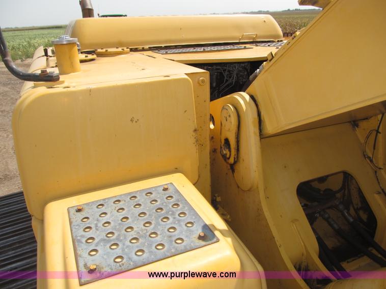 image for item B5218 2004 John Deere 230C-LC excavator