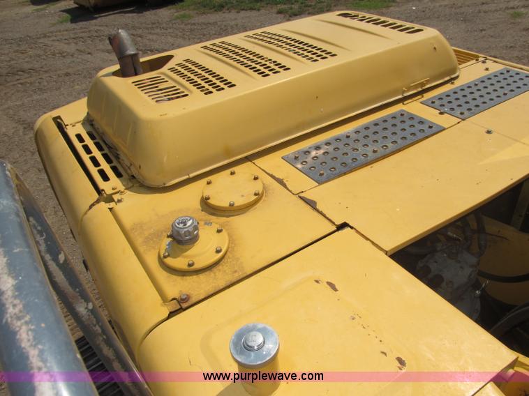image for item B5218 2004 John Deere 230C-LC excavator