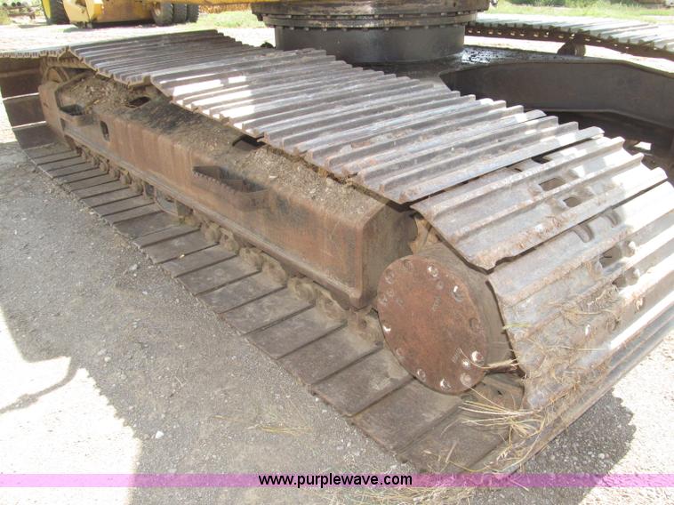 image for item B5218 2004 John Deere 230C-LC excavator