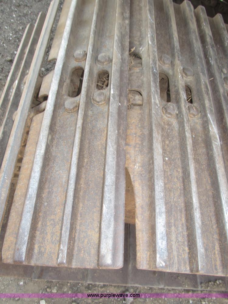 image for item B5218 2004 John Deere 230C-LC excavator