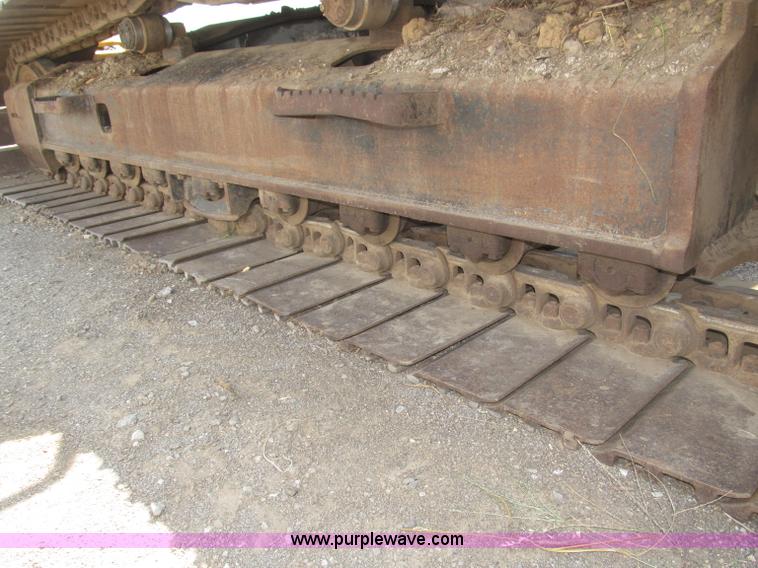 image for item B5218 2004 John Deere 230C-LC excavator