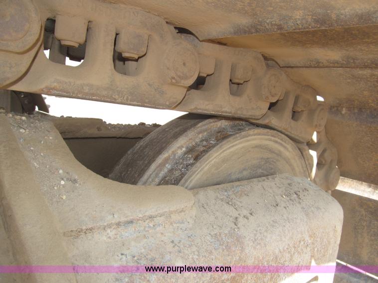 image for item B5218 2004 John Deere 230C-LC excavator