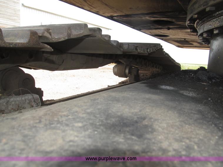 image for item B5218 2004 John Deere 230C-LC excavator