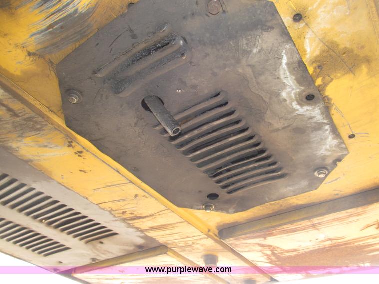 image for item B5218 2004 John Deere 230C-LC excavator