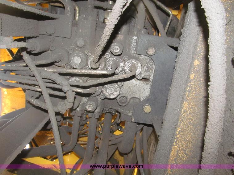 image for item B5218 2004 John Deere 230C-LC excavator