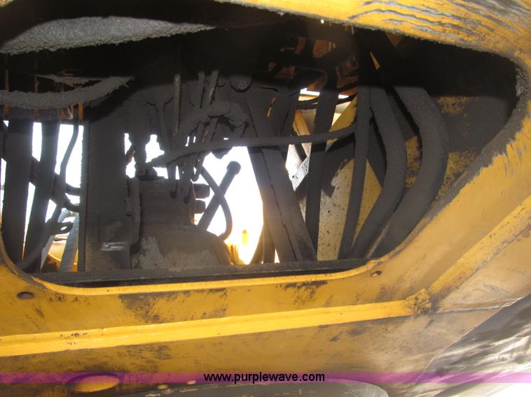 image for item B5218 2004 John Deere 230C-LC excavator