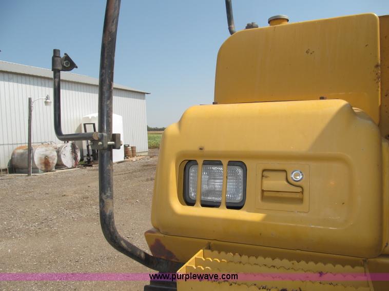 image for item B5218 2004 John Deere 230C-LC excavator