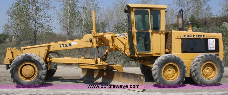 image for item B6880 1984 John Deere 772A articulating motor grader