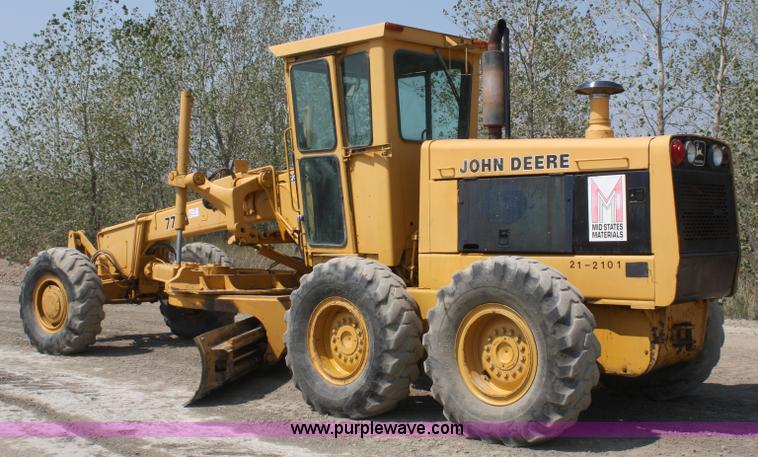 image for item B6880 1984 John Deere 772A articulating motor grader