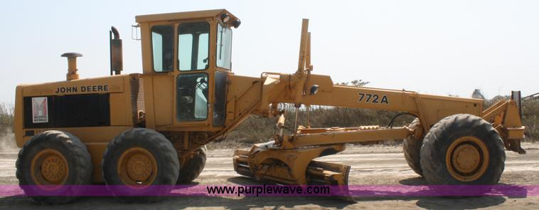 image for item B6880 1984 John Deere 772A articulating motor grader