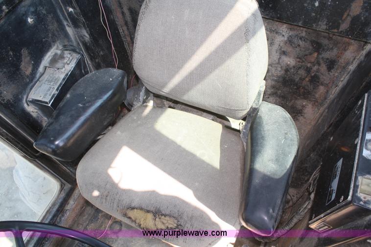 image for item B6880 1984 John Deere 772A articulating motor grader