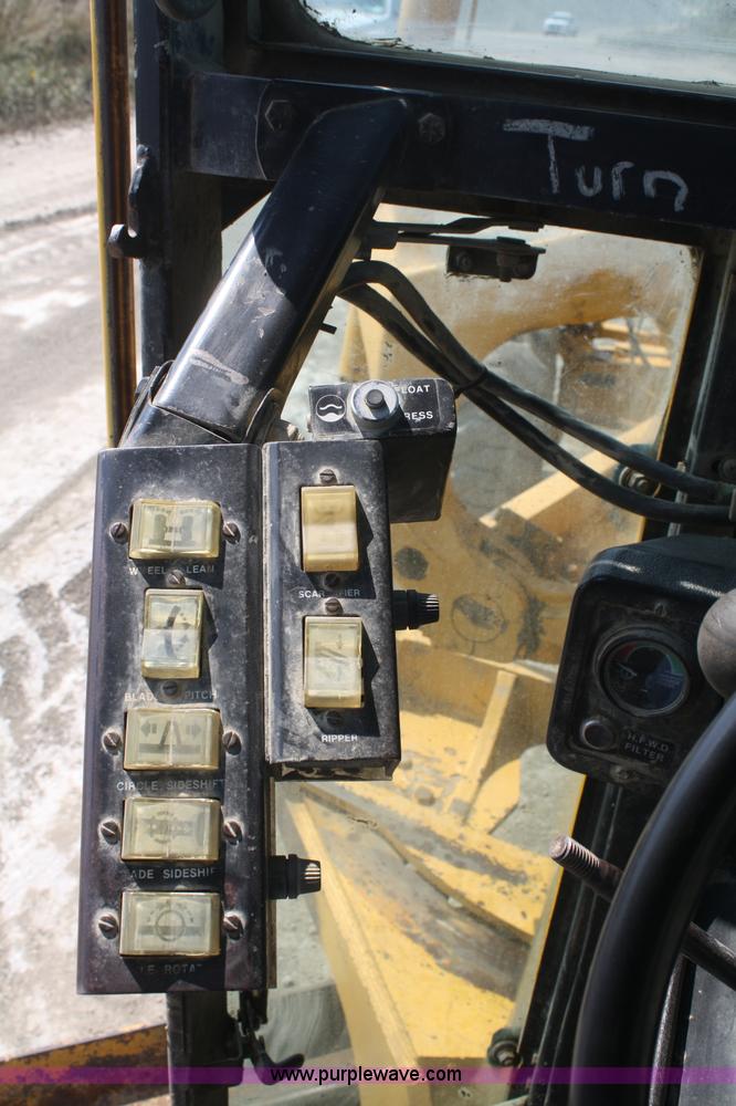 image for item B6880 1984 John Deere 772A articulating motor grader