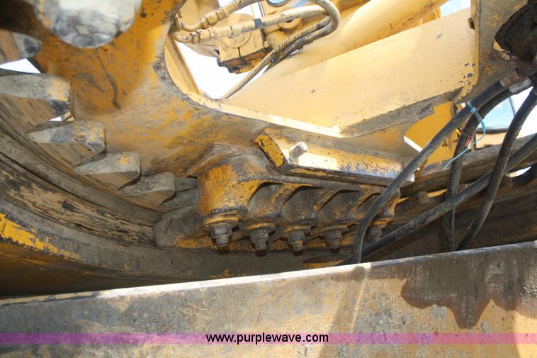 image for item B6880 1984 John Deere 772A articulating motor grader