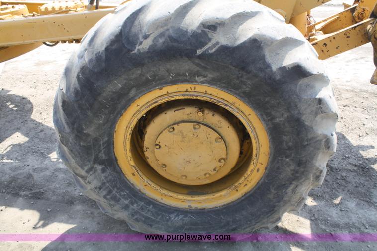 image for item B6880 1984 John Deere 772A articulating motor grader