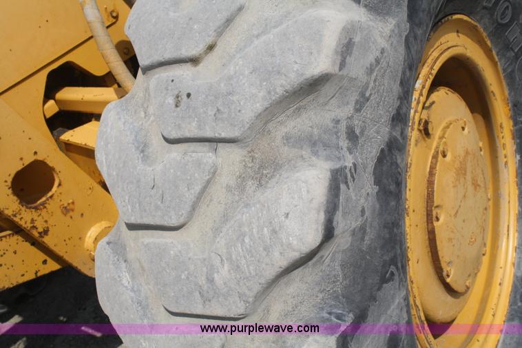 image for item B6880 1984 John Deere 772A articulating motor grader