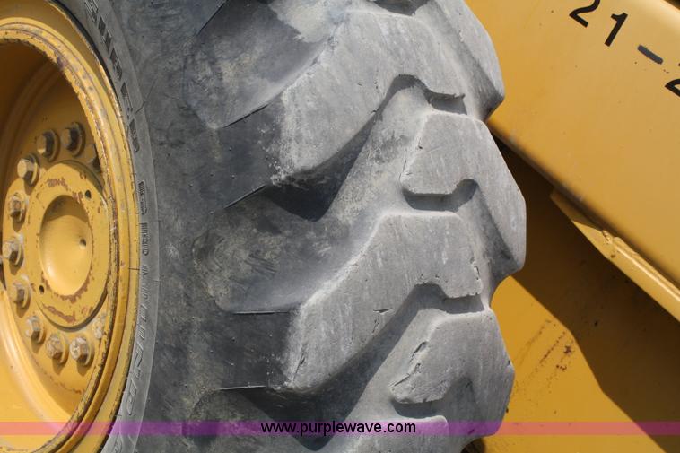 image for item B6880 1984 John Deere 772A articulating motor grader