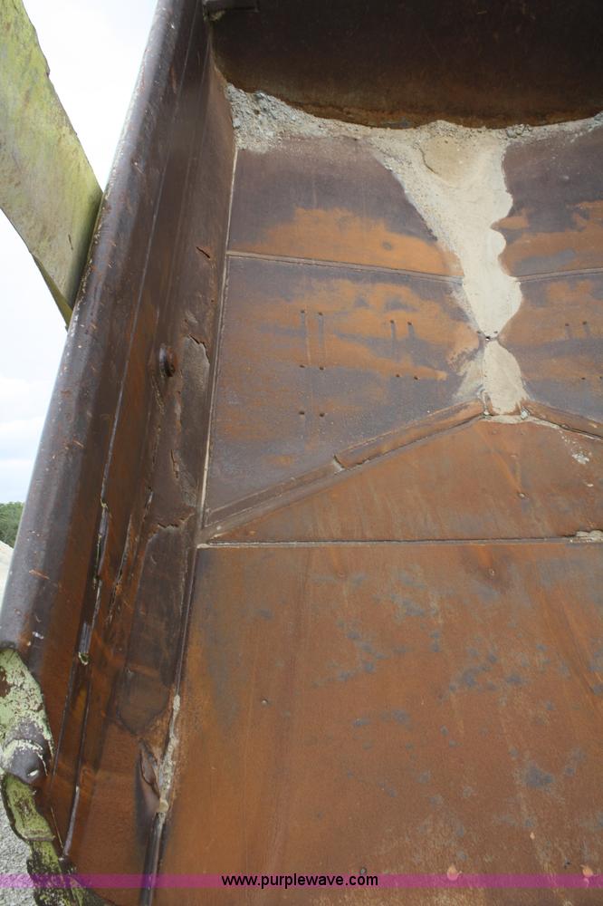 image for item B6911 1979 Euclid 301TD haul truck