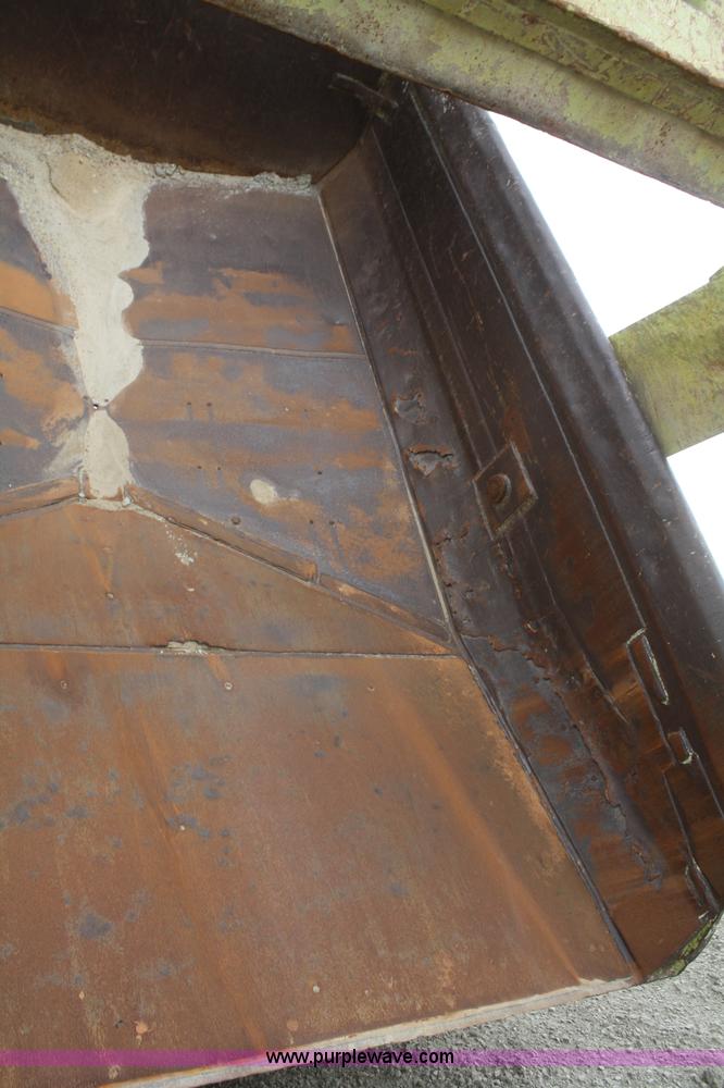 image for item B6911 1979 Euclid 301TD haul truck