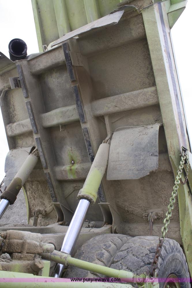 image for item B6911 1979 Euclid 301TD haul truck