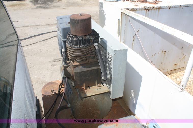 image for item B6923 1991 Chevrolet Kodiak service truck