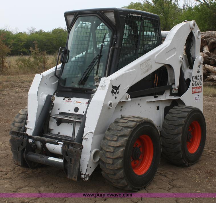 image for item B6963 2007 Bobcat S250 skid steer