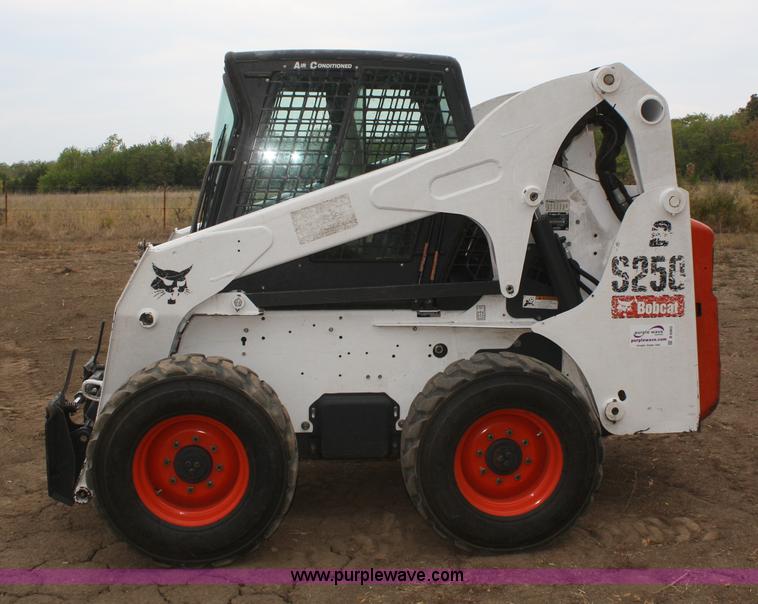 image for item B6963 2007 Bobcat S250 skid steer